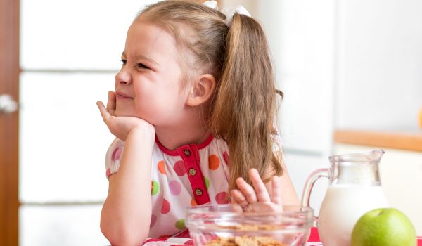Kid,Girl,Refuses,To,Eat,Healthy,Food